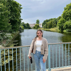 Meet your Posher, Hala